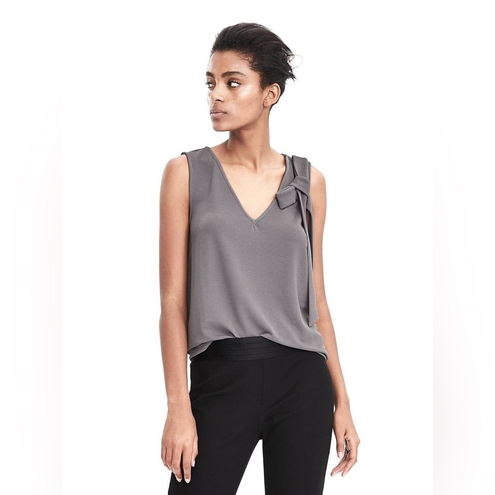 NWT Banana Republic Gray Sleeveless Blouse with Bow Accent